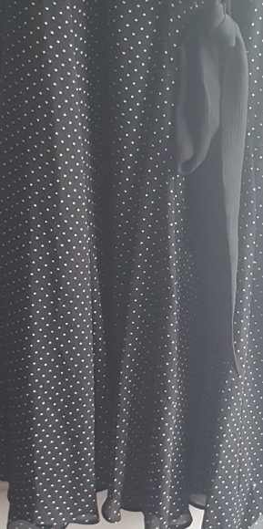 Beautiful Chiffon Black and White Polka Dot dress excellent condition - Picture 4 of 8